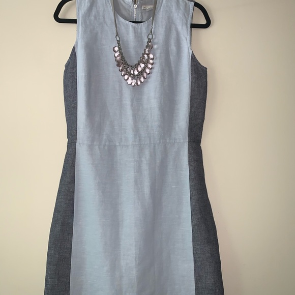 Simple yet classy blue sheath dress by Gap. Size 2. - Picture 3 of 9